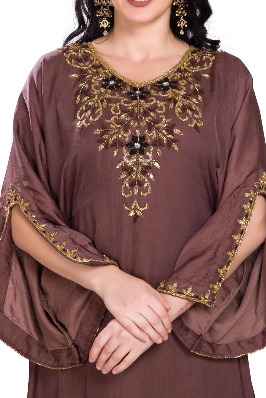 Naura II- Slit sleeves - Rich Brown