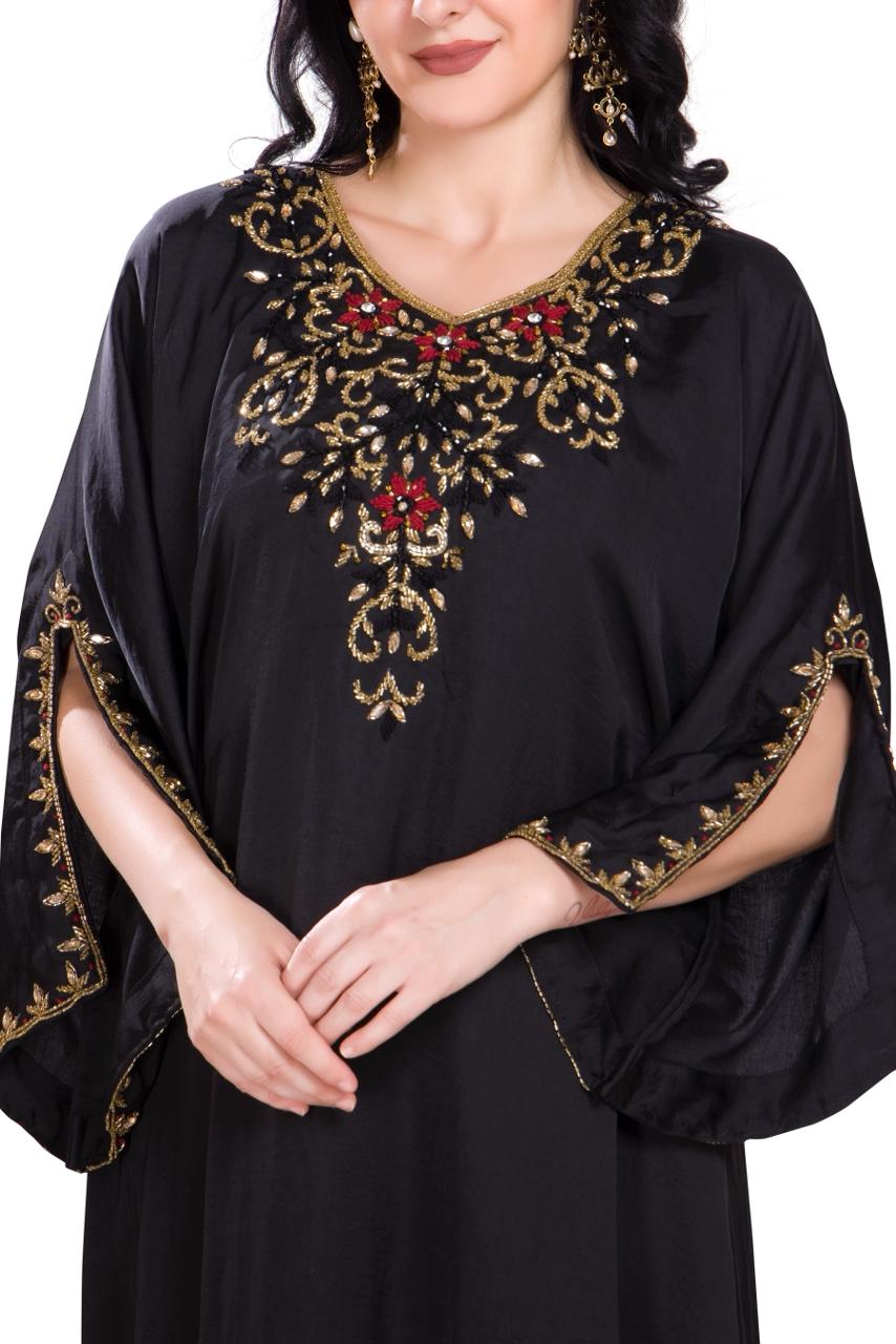 Naura II- Slit sleeves - Black