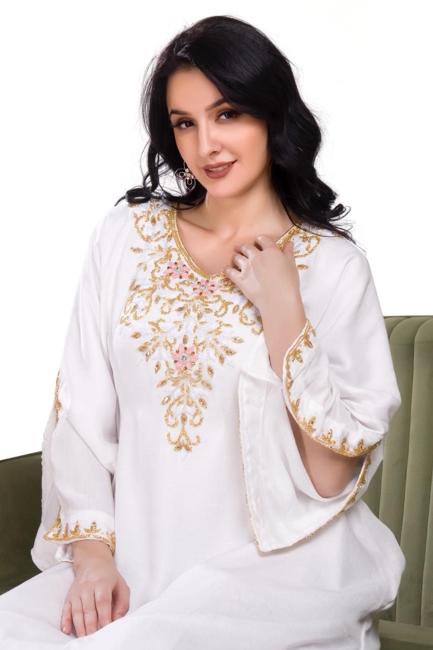 Naura II- Slit sleeves - White
